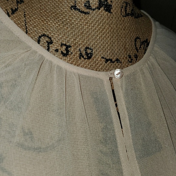 See thru Elegant Blouse - Picture 2 of 4